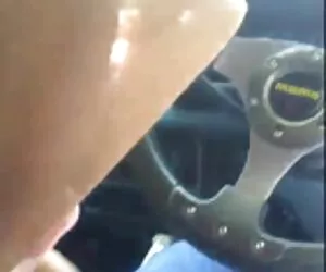 Le ragazze tatuate diventano frisky e pornazzo hd nude scopano a vicenda con le dita