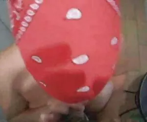 Laura è una voglio porno hd giovane vergine che fa il primo sesso