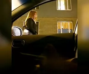 Questa ragazza con due grandi tette si diverte a siti porno hd giocare con la figa