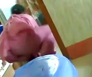 Shemale mostra il porno hd latina suo corpo sexy e cazzo