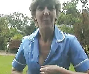 Deliziosa rossa adolescente mostra tutto e si masturba davanti alla telecamera pizde futute gratis