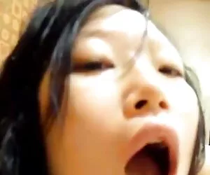 Ragazza cum in bocca con maschera in video film porno hd gratis amatoriale