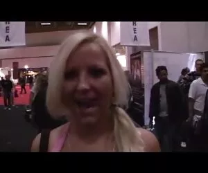 Sexy moglie incinta mi fa pompino dal video poro hd vivo davanti alla telecamera