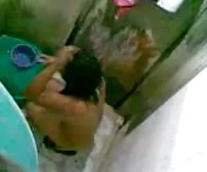 Pervertito film porno italiano completo hd tizio massaggi all'interno della figa Arunas