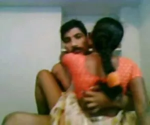 Legato nero Bumblebee si i migliori video porno hd masturba e succhiato da un vecchio tizio