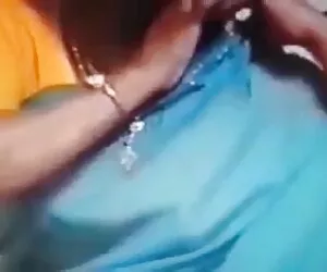 Kinky Lara si masturba con un giocattolo la sua figa porn hub hd gratis